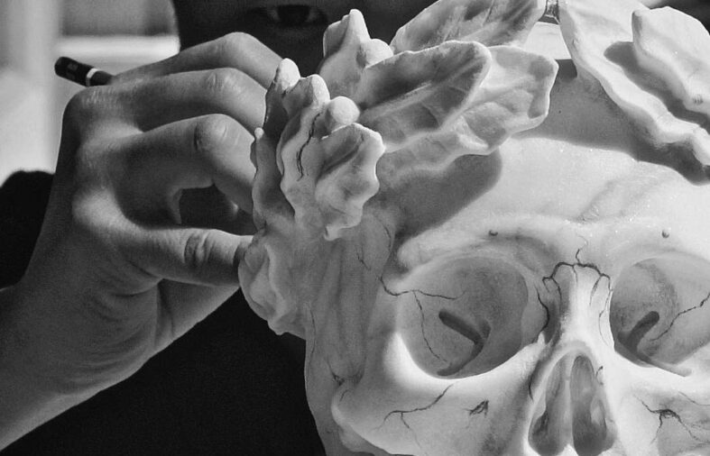 Jun Cha : L’art transcendant entre tatouage et sculpture